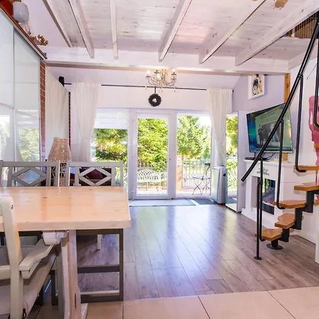 Przytulny Goscinny Lawenda Z Netflixem I Konsola Ps4, Bezplatny Parking